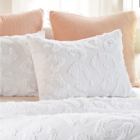 Miya Tufted Cotton Leopard Print Duvet Cover and Sham Set, white - Picture 2 of 8